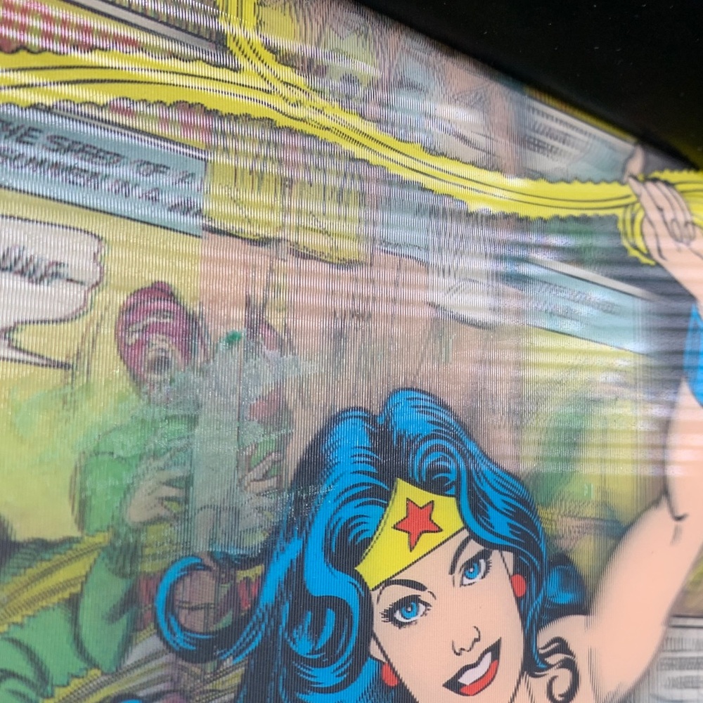 PYRAMID AMERICA | 9X12 HOLOGRAPHIC VTG WONDER WOMAN FRAMED ART | 3D - Picture 9 of 14